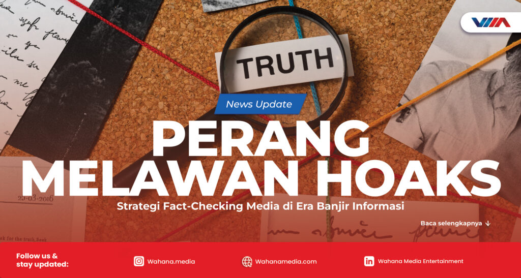Ilustrasi proses verifikasi informasi oleh media menggunakan teknologi fact-checking di ruang redaksi digital